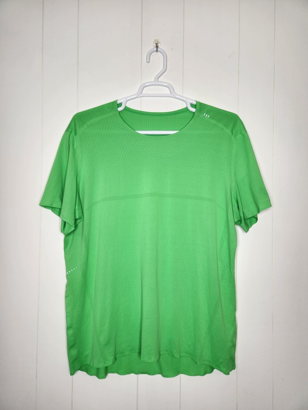 Lululemon Men's Neon Green Fast and Free Short Sleeve Shirt Size XXL?